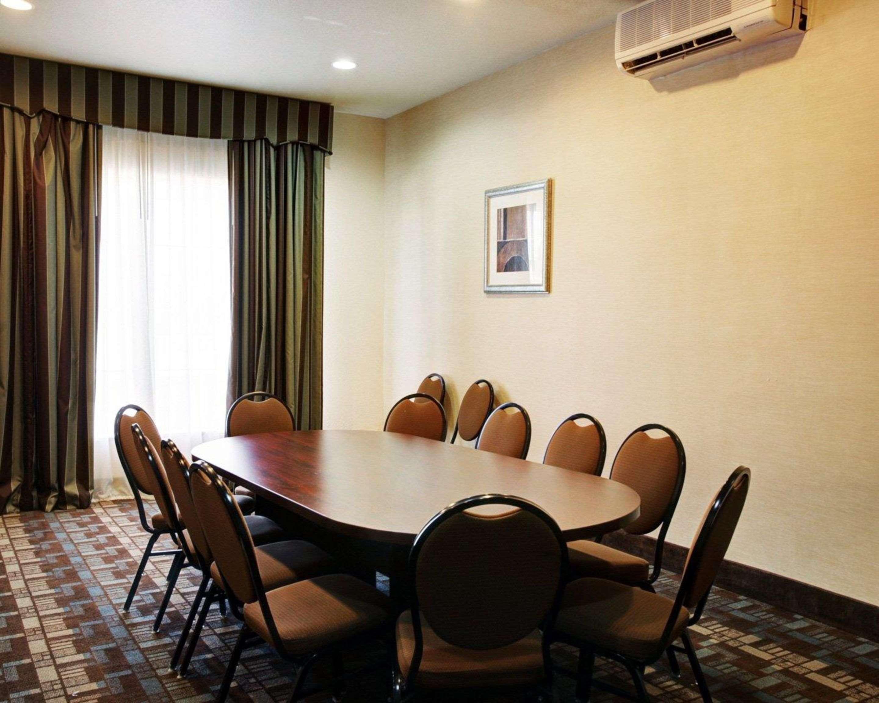 Spark By Hilton 3* Selma