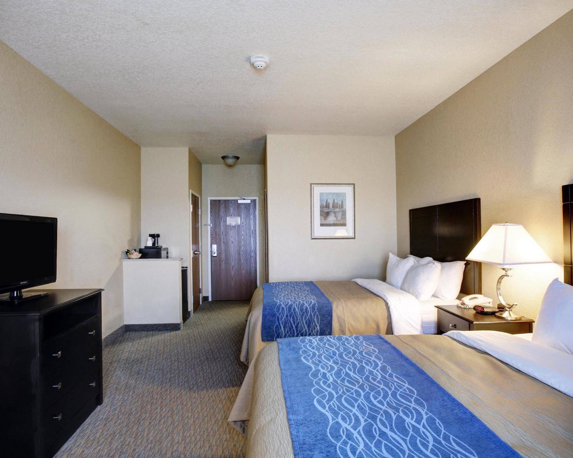 Spark By Hilton Selma
